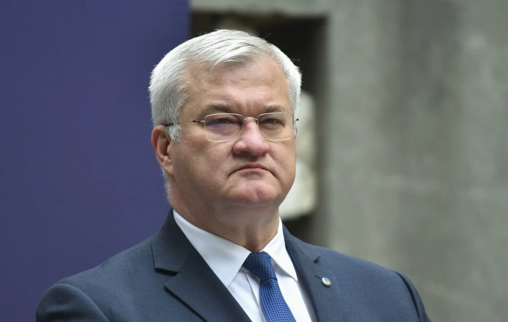 Хронологія: виключення Усманова і Фрідмана з санкцій ЄС та реакція України