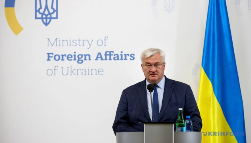 Маск назвав Зеленського таким, що «зайшов надто далеко», і підтримав заклик Трампа